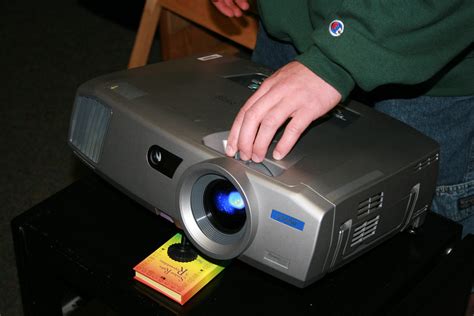 Epson 7800p Adjustment Adjusting The Projector With The Ve Flickr