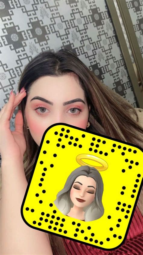 Pin Selfiequeen 👑 In 2023 Bad Girl Aesthetic Girl Hand Pic Snapchat Selfies