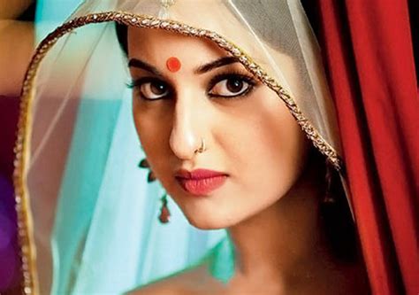 Sonakshi Sinha Requests Media Not To Fan Bizarre Claims Of Up Man Read Statement