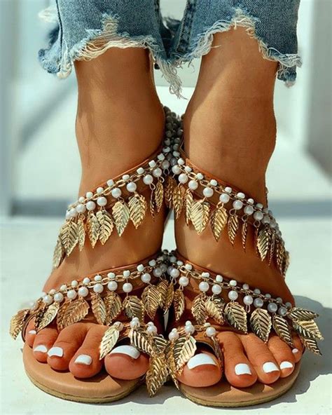 Toe Ring Beaded Leaf Design Flat Sandals In 2021 Beaded Leaf Fashion Shoes Online Flat Sandals