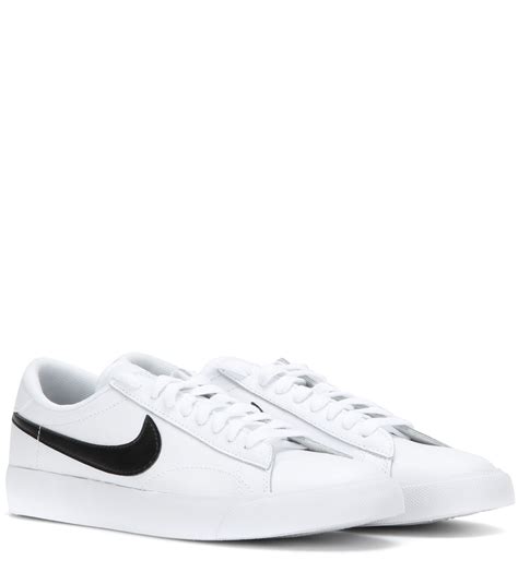 Nike Tennis Classic Leather Sneakers In White Lyst
