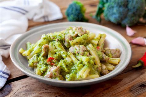 Pasta Con Broccoli E Salsiccia Ricetta Saporita Facile E Veloce