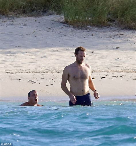 Chris Martin Vacations In Antigua With Ex Gwyneth Paltrow Daily Mail