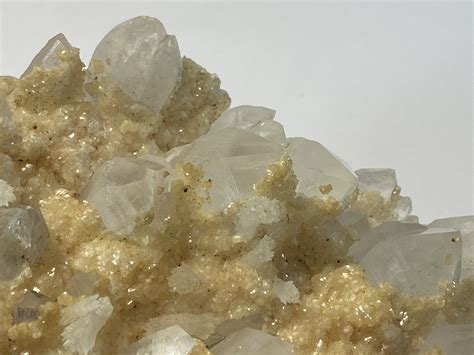 Calcite And Dolomite On Quartz Takos Minerals