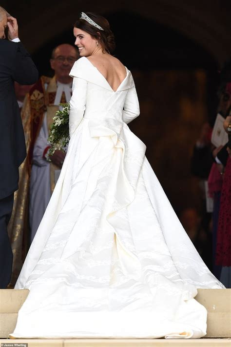 Jun 18, 2021 · kate middleton's wedding dress 'very reminiscent' of hollywood royalty's gown kate middleton is widely admired by royal fans due to her timeless sense of style and has inadvertently set. 5 Best Moment In Princess Eugenie and Jack Brooksbank's ...