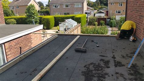 Reasons To Hire Professional For Flat Roof Repairs