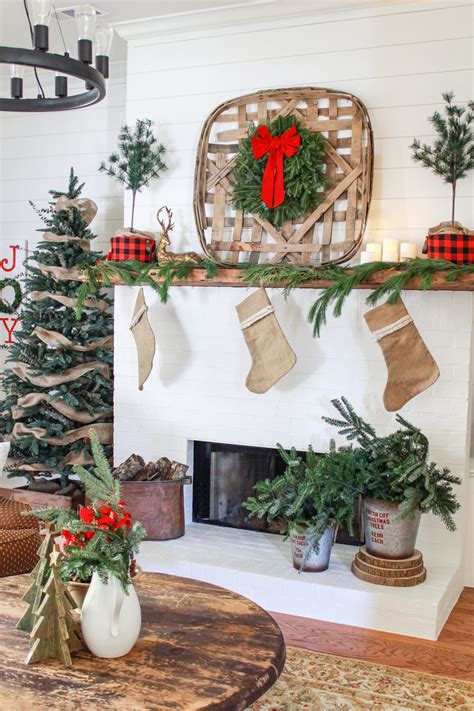 Farmhouse Style Christmas Mantel Christmasdecor Christmas Farmhouse