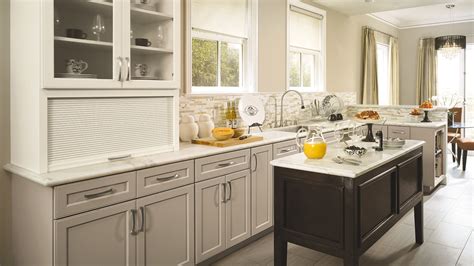 Kitchen remodeling · virtual kitchen · countertop estimator Shaker Kitchen Cabinets with a Neutral Palette - Omega