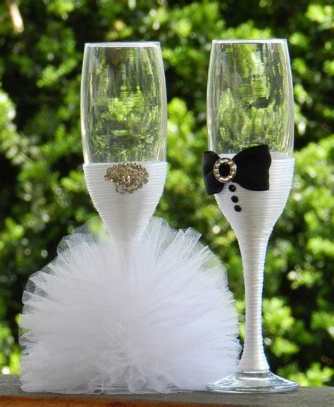 Make Your Toast Unforgettable With These Lovely Champagne Toasting Flutes Personalized Wedding