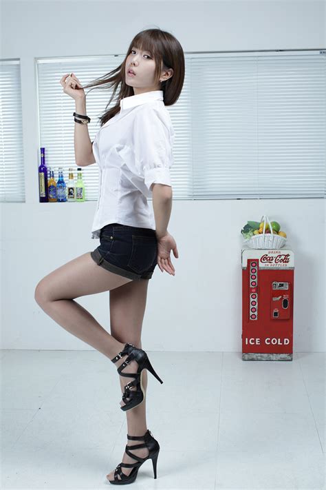 Heo Yun Mi Show Her Sexy Legs Asia Cantik Blog