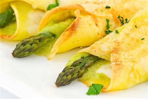 Le Crespelle Agli Asparagi Vegane Sono Perfette Da Servire Come Primo