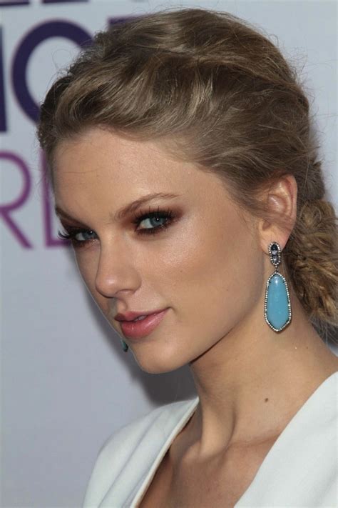 Close Up Of Taylor Swift The Hollywood Gossip