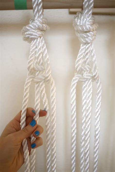 I say attempt because i wish i was an expert at these. Do it yourself ideas and projects: Make Your Own Macrame Curtain