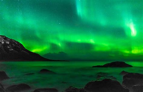 5 Places To See The Northern Lights And The Best Time To Go ~ Travelphant