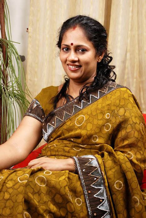 Lakshmi Ramakrishnan In Brown Saree Pics Hotpose