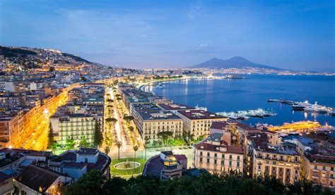 Escapade En Amoureux à Naples Tourisme Golf Voyages