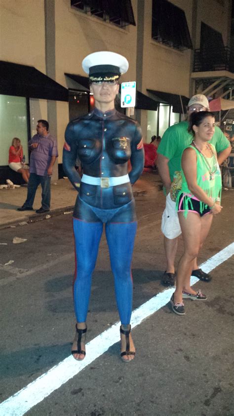 Wachs Sohn Vene Key West Fantasy Fest Body Paint Periskop Pakistan Offizier