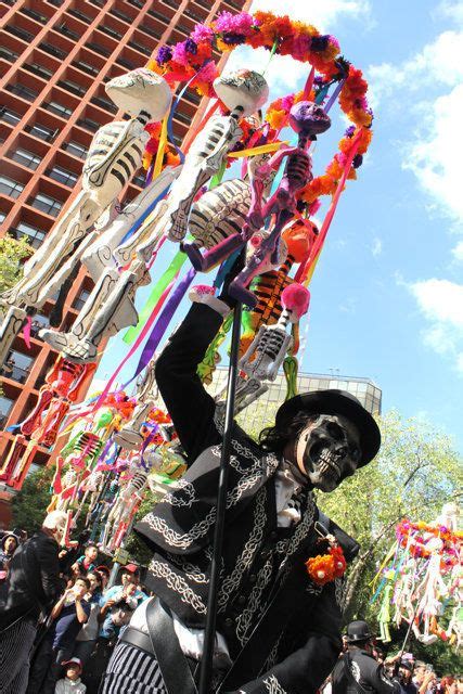 Mexico City Stages James Bond Inspired Day Of The Dead Parade Day Of