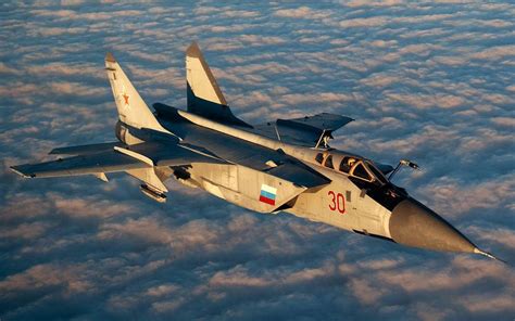 How Big And Powerful Is The Russian Heavy Interceptor Mig 31 Foxhound