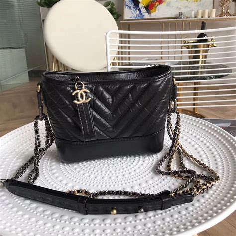 Pin By Yulang On Chanel Chanel Boy Bag Chanel Shoulder Bag