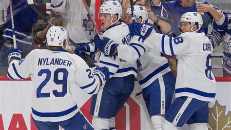 Watch Auston Matthews Becomes First Player To Score 4 Goals In Nhl Debut