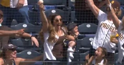 California Moms One Handed Catch While Holding A Baby At Mlb Game Takes Internet By Storm