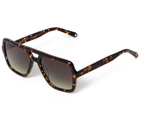 Alexis Amor Burt Sunglasses In Amber Fleck