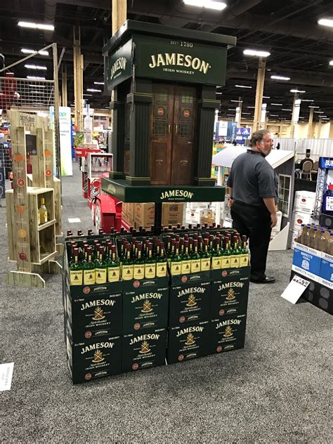 Pandg Jameson Free Standing Unit Looking To Get Noticed With Your Point