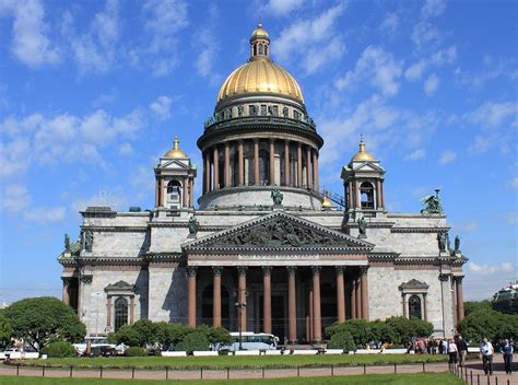 Исаакиевский собор — крупнейший православный храм Санкт Петербурга