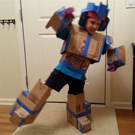 Make A Transformers Soundwave Costume From Cardboard Halloween Crafts