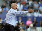 Dominic Kinnear hopes to keep the Galaxy out of last place - Los ...