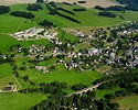 Luftaufnahme Lichtenberg/Erzgebirge - Dorfkern am Feldrand in ...