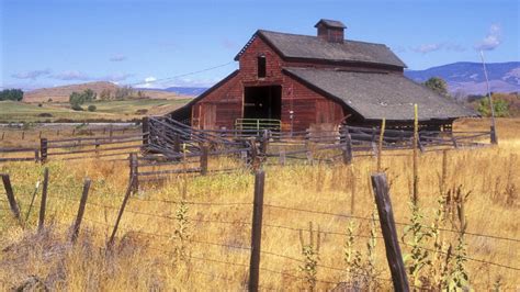 Pole barn pictures and design combinations from apb barn kits to help you design your own pole barns are versatile structures that withstand inclement weather conditions, and provide unmatched. Old Barn Wallpaper (56+ images)