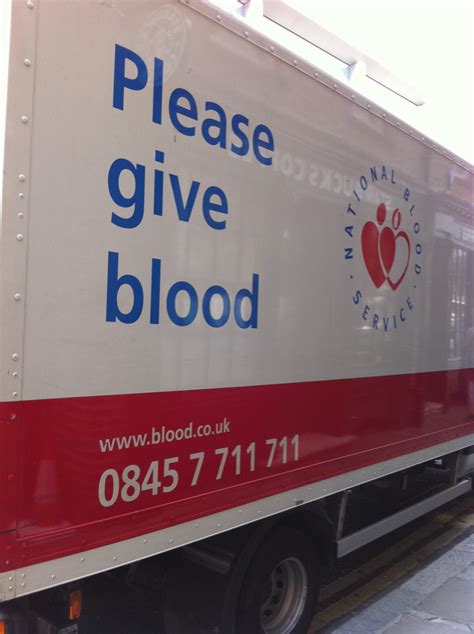 Please Give Blood Please Give Blood Sign On Blood Donation Flickr
