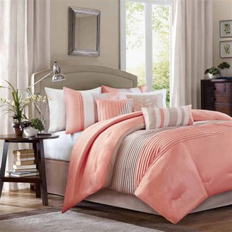 Comforter sets in queen, king and other mattress sizes can give your room a fresh look with one simple change. Bedding Comforter Set King Size 7 Piece Soft Luxury Sheets ...