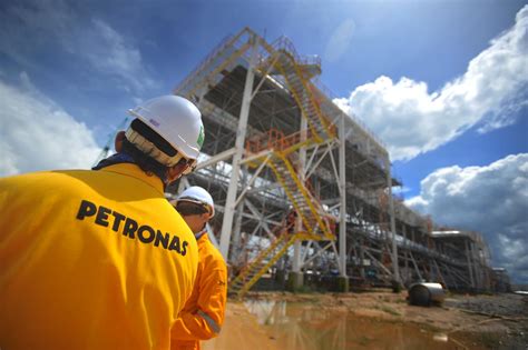 Petronas akan terus menggalas amanah untuk memastikan sumber tenaga yang berterusan at petronas, we remain focused on our goal: Petronas Says RAPID Project Remains on Track after Aramco ...