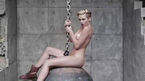 Miley Cyrus Naked Pics Gifs Video The Sex Scene