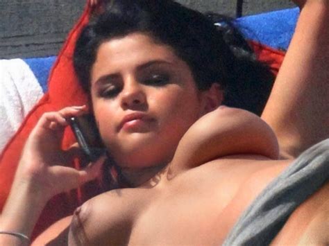 Selena Gomez Topless Scandal World