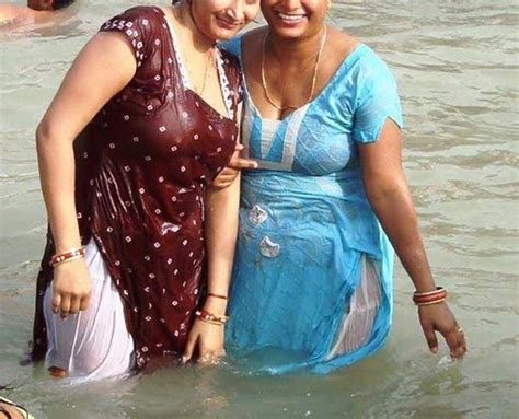 desi aunties bathing in beach real entertainers pinterest desi indian and indian aunty