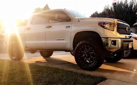 My New Truck 2018 Toyota Tundra 45 Bds Lift 20 Fuel Maverick Rims