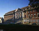 Hauptgebäude der Ernst-Moritz-Arndt-Universität- Aussenansicht Mai ...