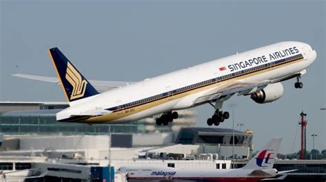 This loss of pressure seems to have popped some of the small blood vessels in people's noses. Singapore Airlines Boeing 777 Reports Loss of Cabin Pressure
