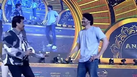 Ranbir Kapoor Bobby Deol Look Confused As Anil Kapoor Forces Mahesh Babu To Dance With Him At