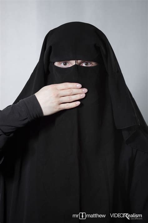 With the outlawing of the islamic face veil, switzerland joined 18 other nations that have to some degree banned the burka. Burka? Das Problem: Eine Burka tragen - Gut oder Schlecht?