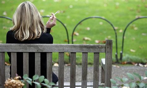Paris Bans Smoking In Playgrounds And Is Expected To Extend To All Park Areas Daily Mail Online