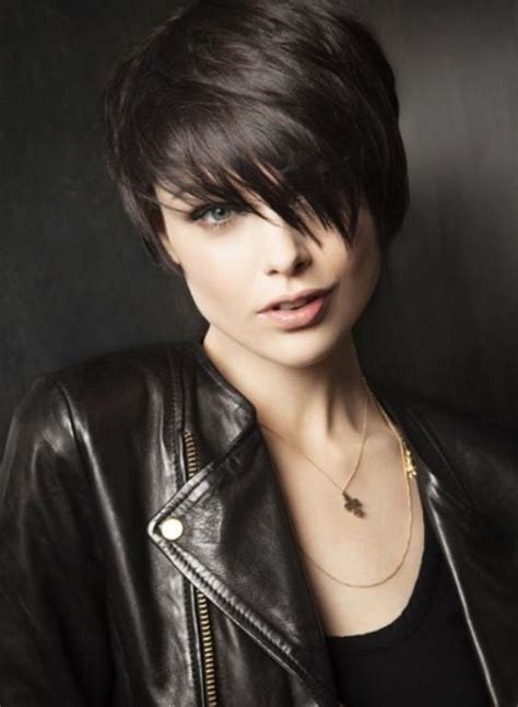 50 Gorgeous Short Haircuts For Round Faces