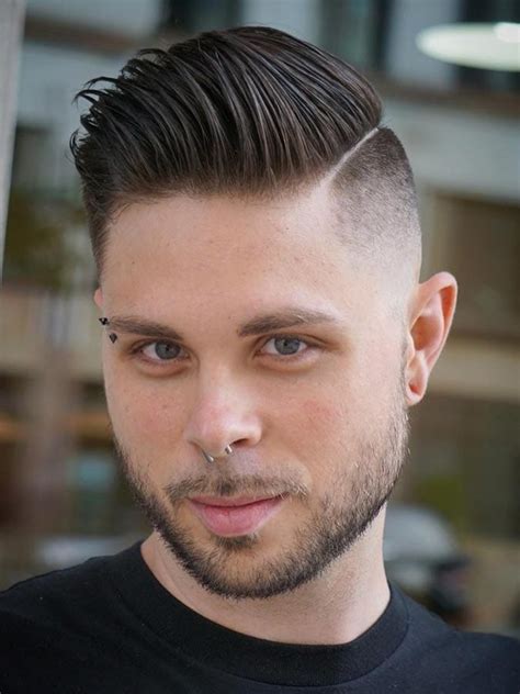 This year, be sure to show it a little more love. Men's Trendy Hairstyles Based On Face Structure