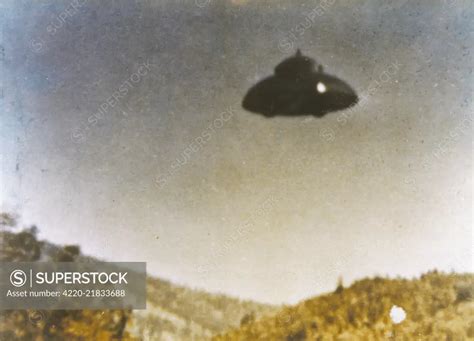Adamski Type Ufo Allegedly Photographed By Fritz Van Nest Near Kanab