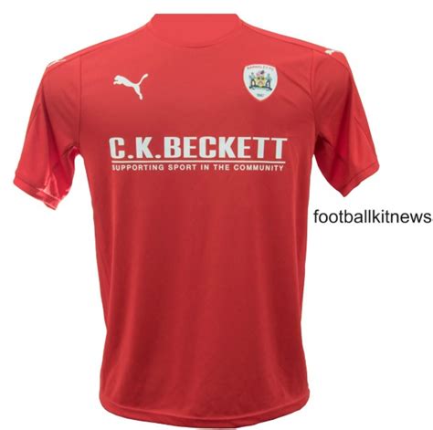 Those lucky enough to secure a ticket were amongst the first to see the new strip, modelled by two members of the barnsley fc ladies side and three reds reserved+ members. New Barnsley Kit 2016-17 | Barnsley FC Puma Home Shirt 16 ...