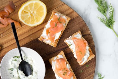 Recept Voor Bladerdeeghapjes Met Zalm En Roomkaas Foody Nl